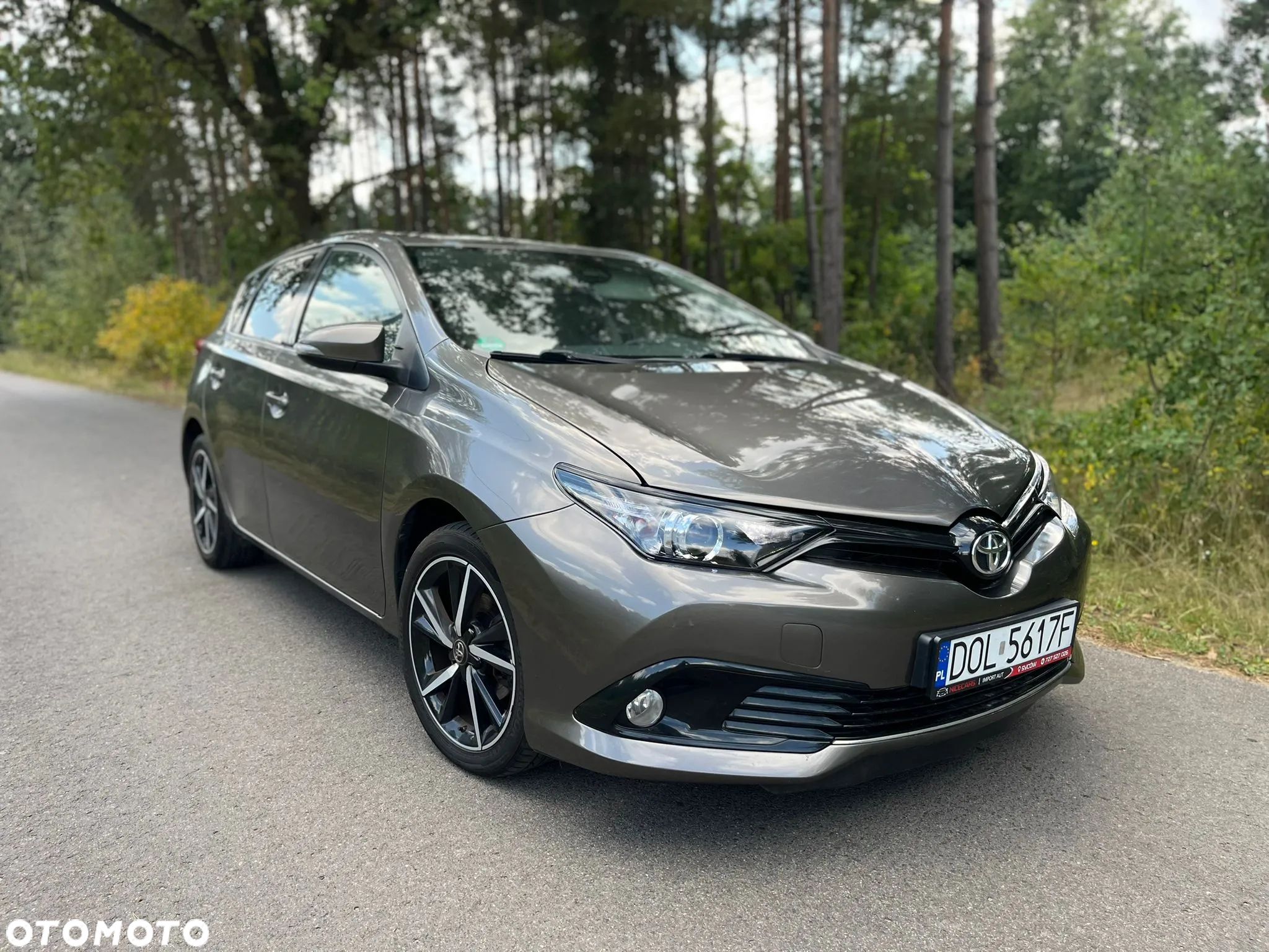 Toyota Auris 1.2 T Premium MS - 1