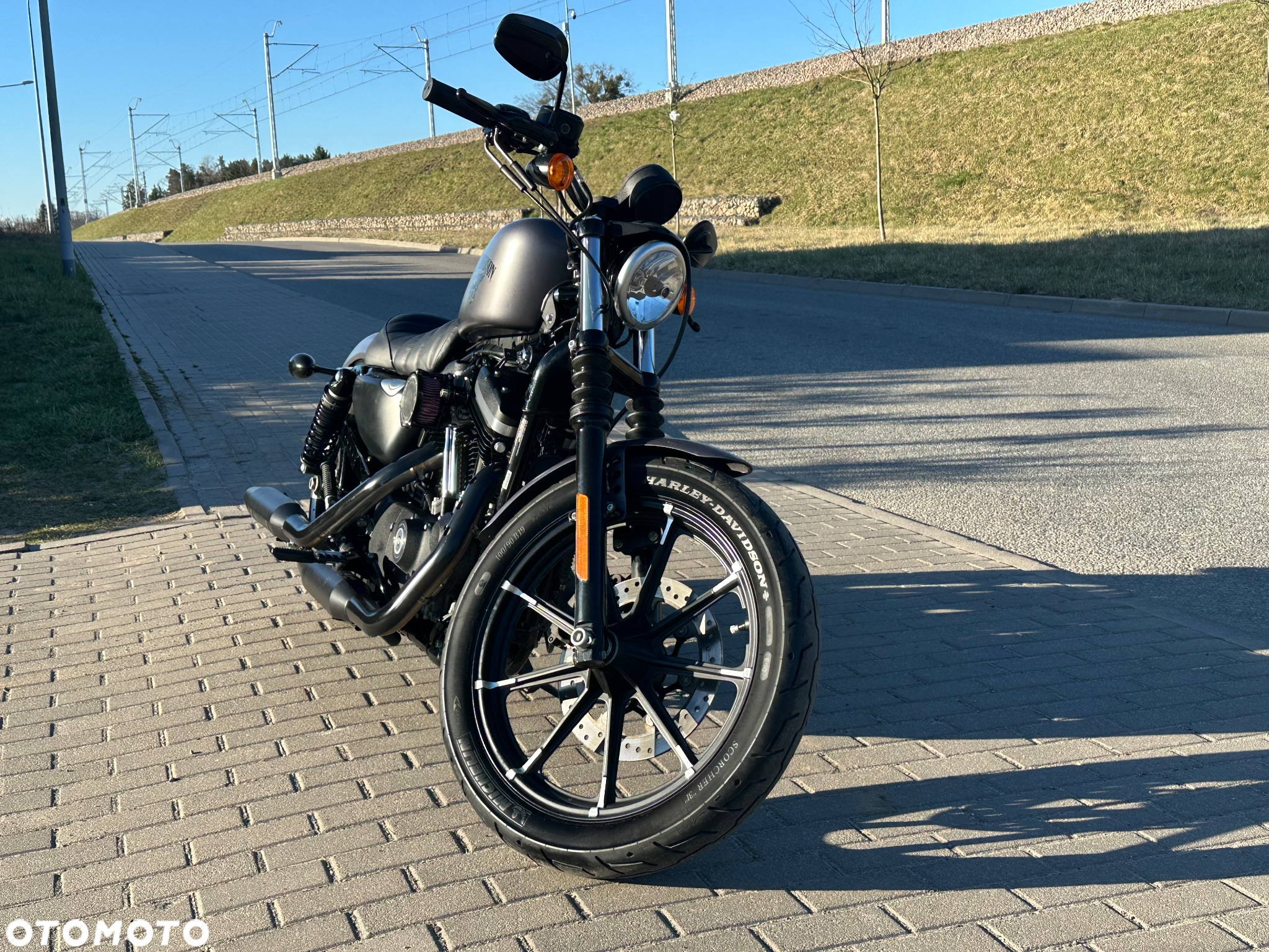Harley-Davidson Sportster Iron 883 - 8