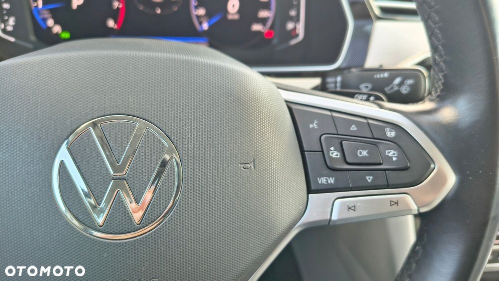 Volkswagen Passat - 18