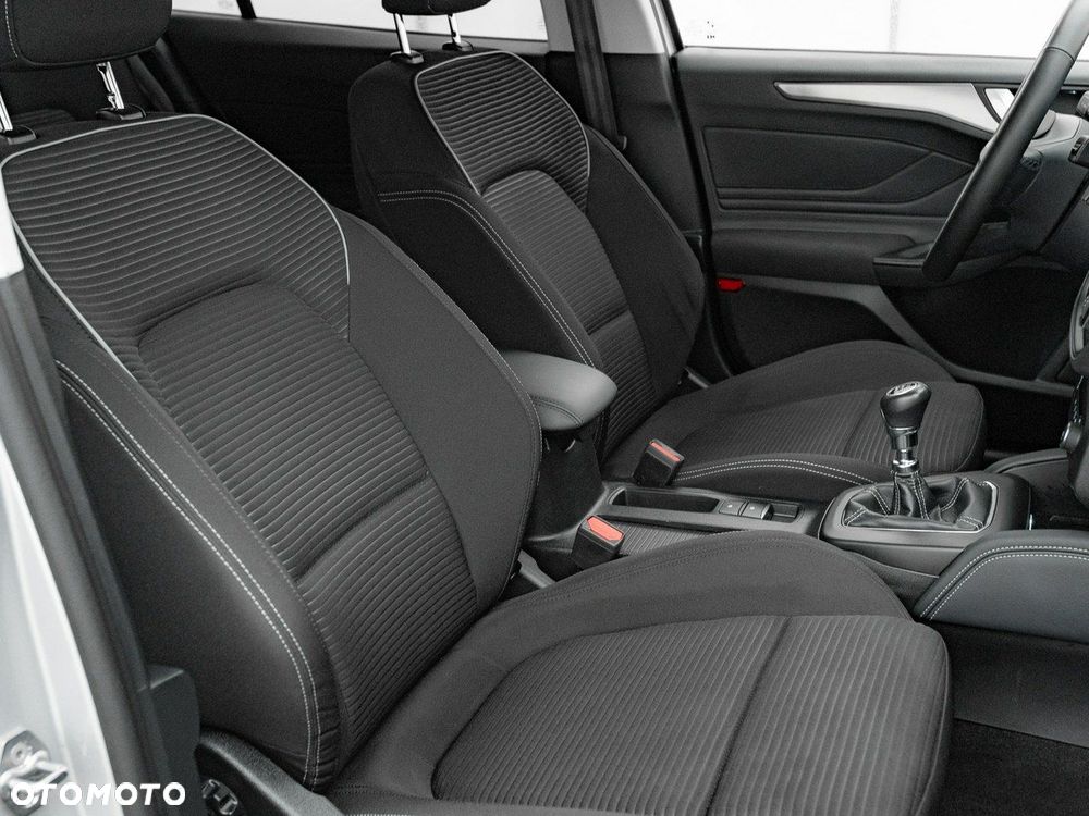 Ford Focus SW 1.0 EcoBoost Titanium X - 28