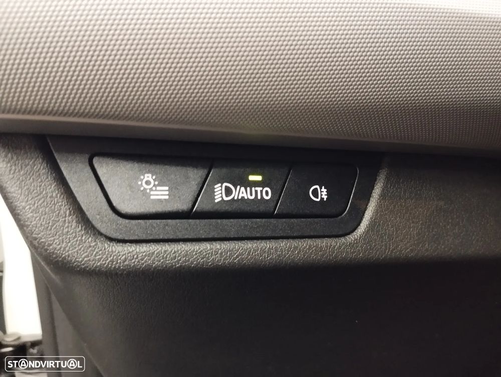 BMW iX1 eDrive20 - 23