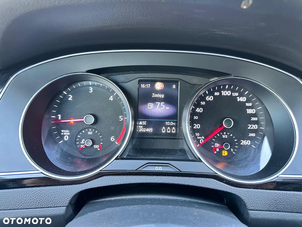 Volkswagen Passat 2.0 TDI SCR DSG Highline - 30