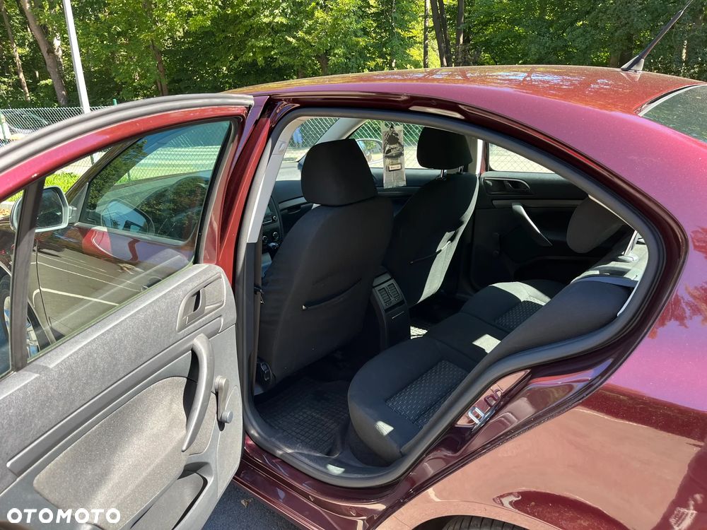Skoda Octavia 1.4 TSI Ambiente - 14