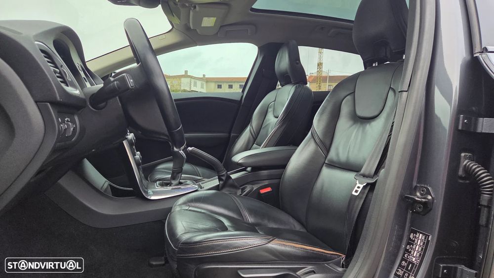 Volvo V40 Cross Country 1.6 D2 Momentum - 13