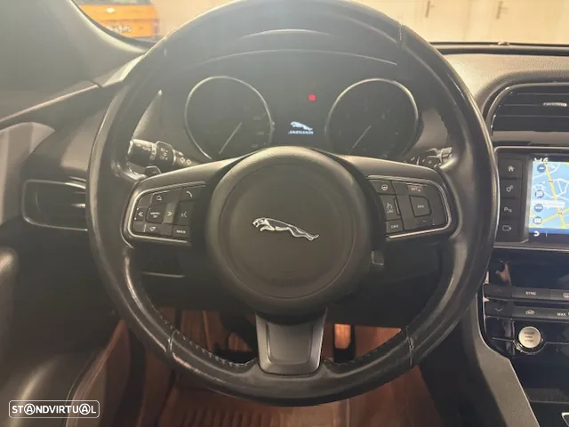 Jaguar F-Pace 20d AWD Aut. R-Sport - 29