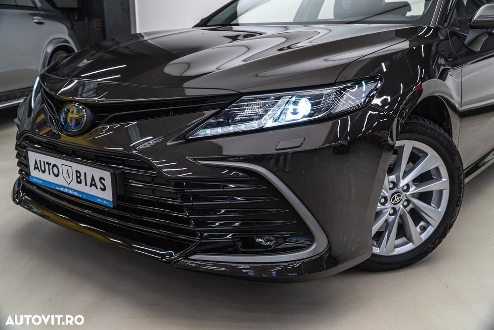 Toyota Camry Executive - 11