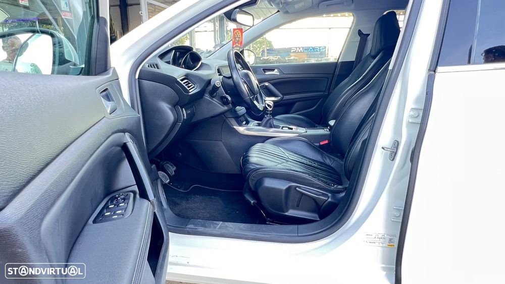 Peugeot 308 SW 1.2 PureTech Allure Full LED - 15