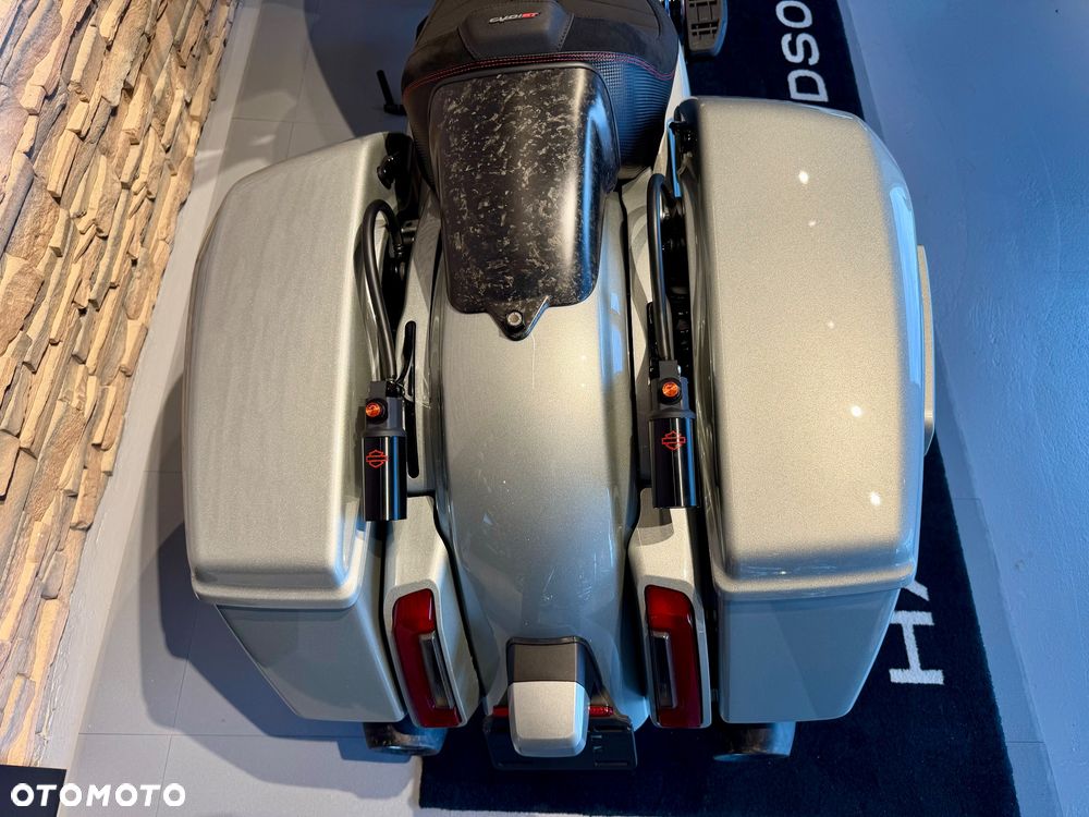 Harley-Davidson Touring Road Glide - 12