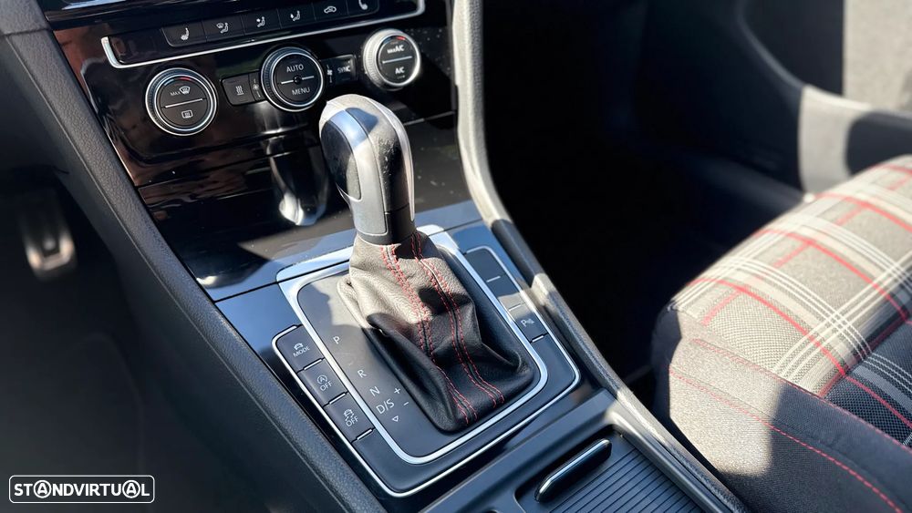VW Golf 2.0 TSI GTI DSG Performance - 25