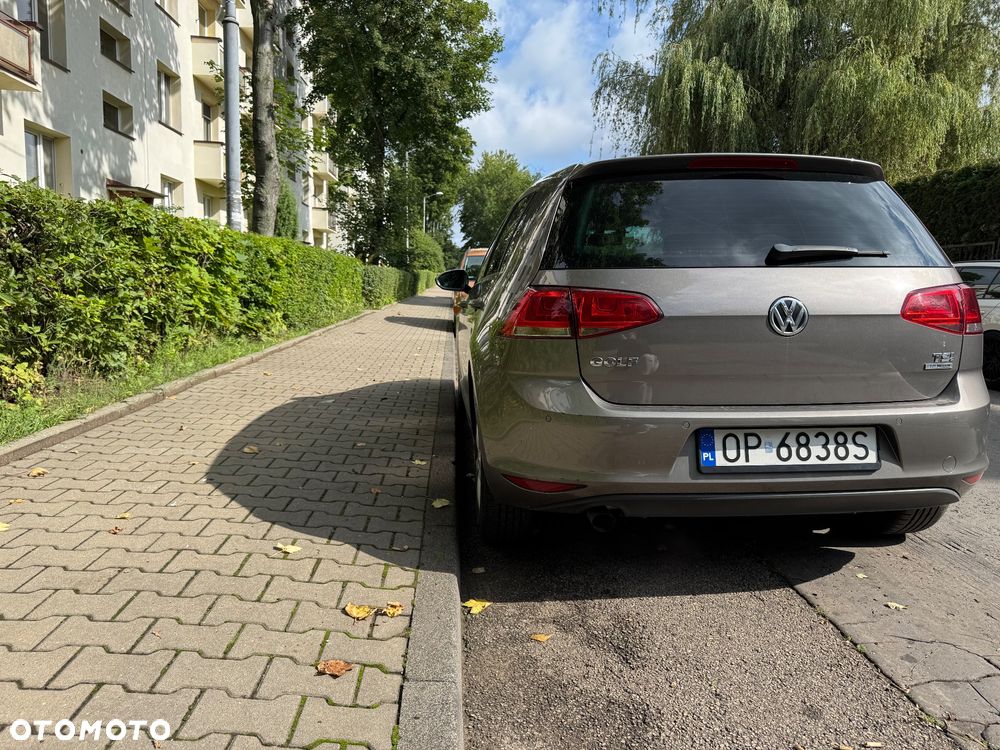 Volkswagen Golf - 6
