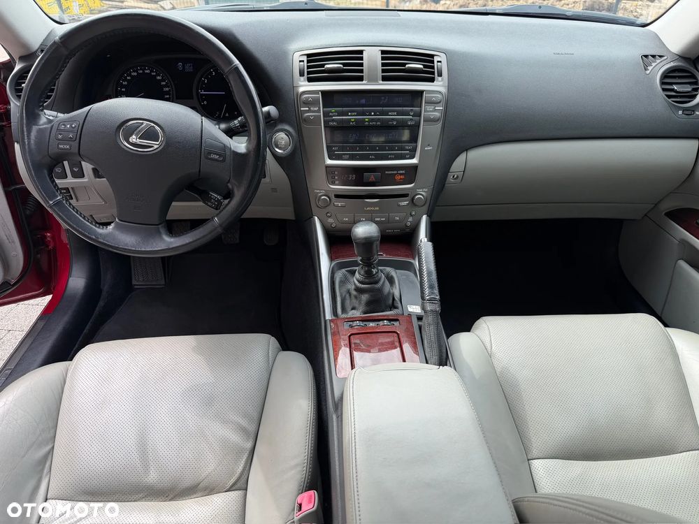 Lexus IS 250 Luxury Line - 20