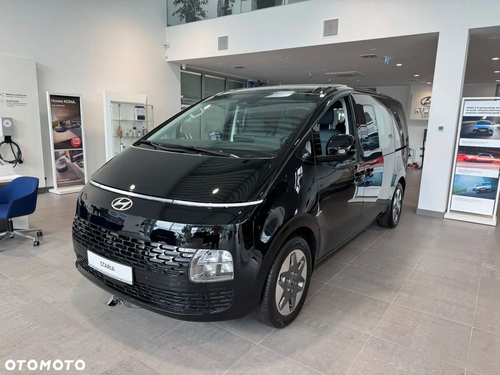 Hyundai Staria 1.6 T-GDI HEV Smart VIP