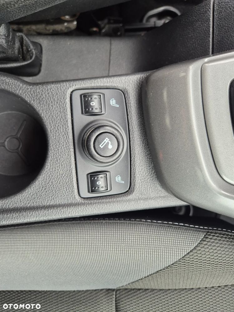 Ford Focus 1.6 TI-VCT Champions Edition - 16