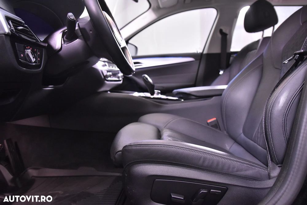 BMW Seria 5 530e xDrive Touring Aut. - 23