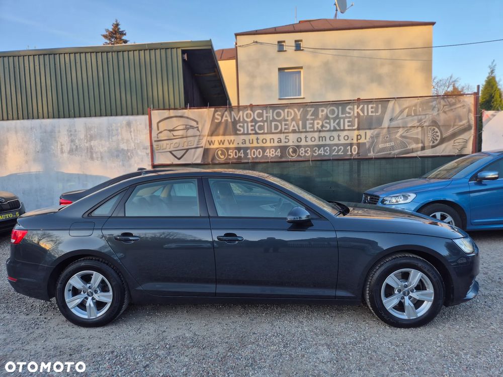 Audi A4 Limousine - 11