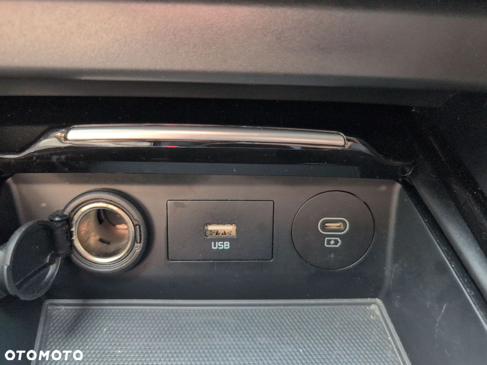 Kia Ceed - 32