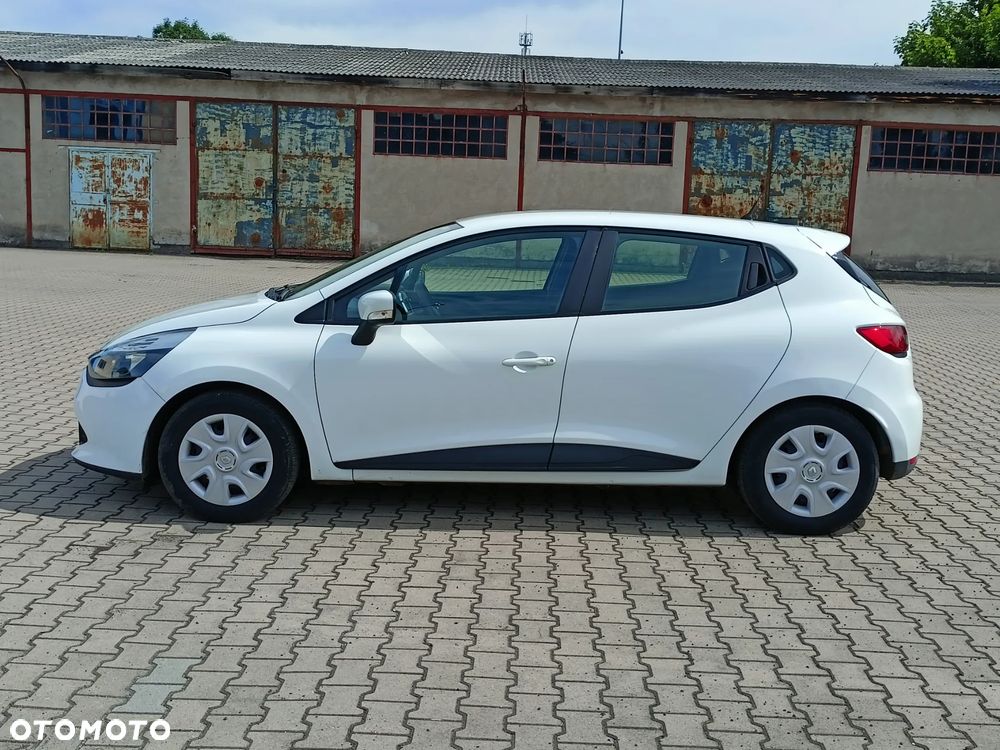 Renault Clio 1.2 16V 75 Life - 5
