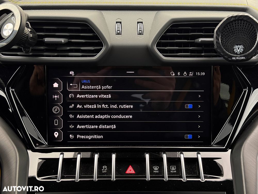 Lamborghini URUS - 35