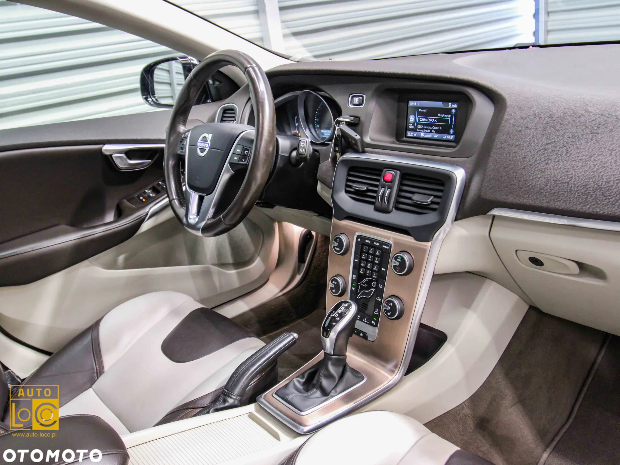 Volvo V40 Cross Country T4 AWD Summum - 16