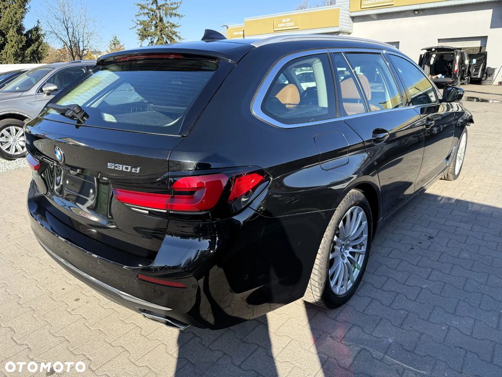 BMW Seria 5 530d xDrive Luxury Line - 3
