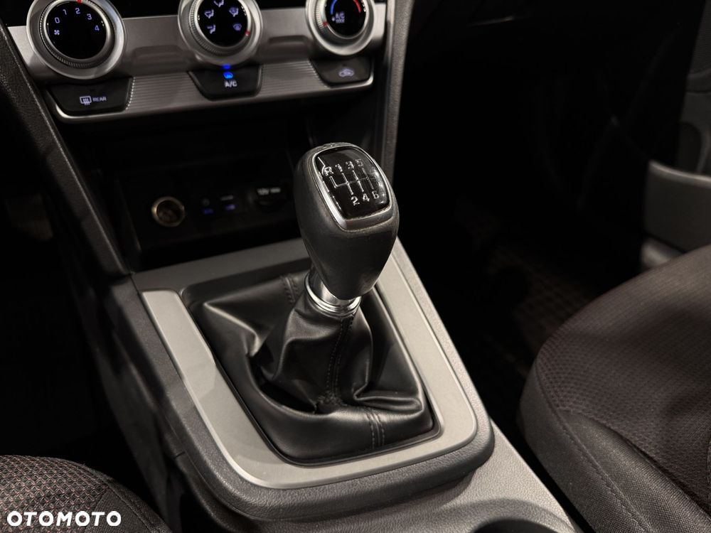 Hyundai Elantra - 23