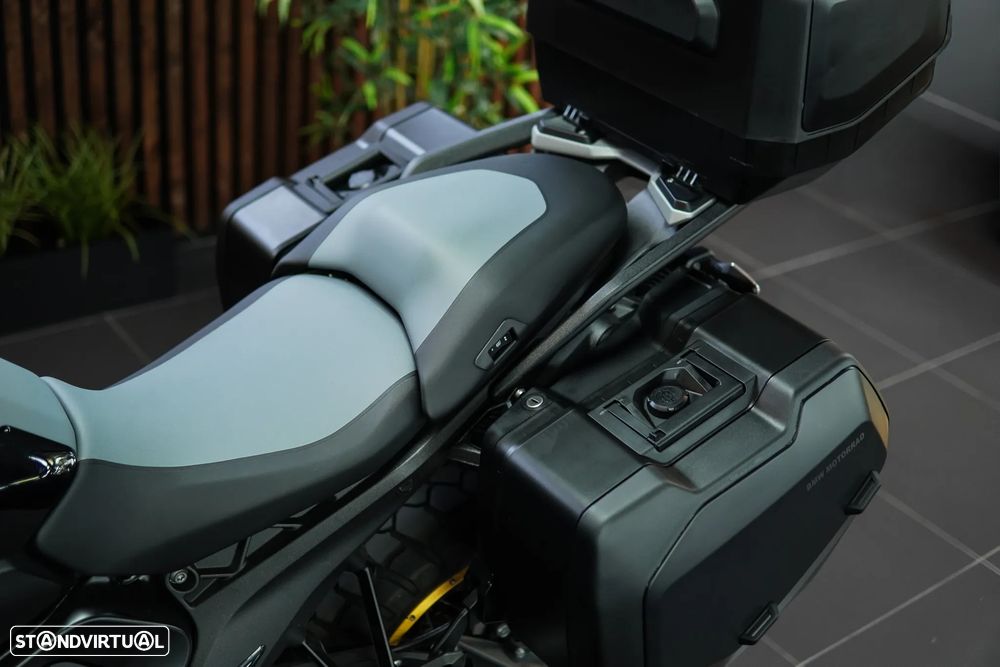 BMW R 1300 GS TRIPLE BLACK C/RODAS RAIOS DOURADAS - 35