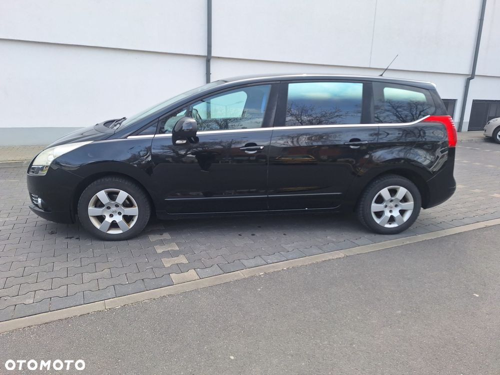 Peugeot 5008 155 THP Family - 13