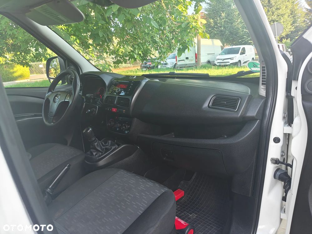 Opel Combo - 17