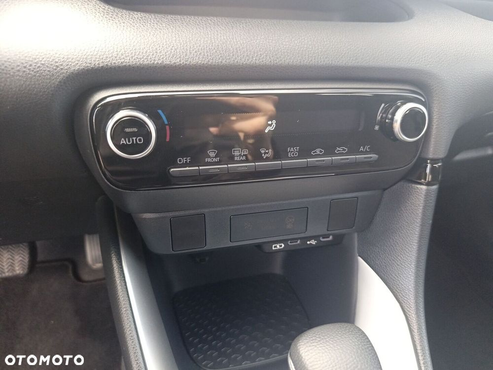 Toyota Yaris - 25