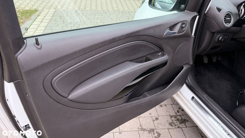 Opel Adam 1.2 White Link - 14