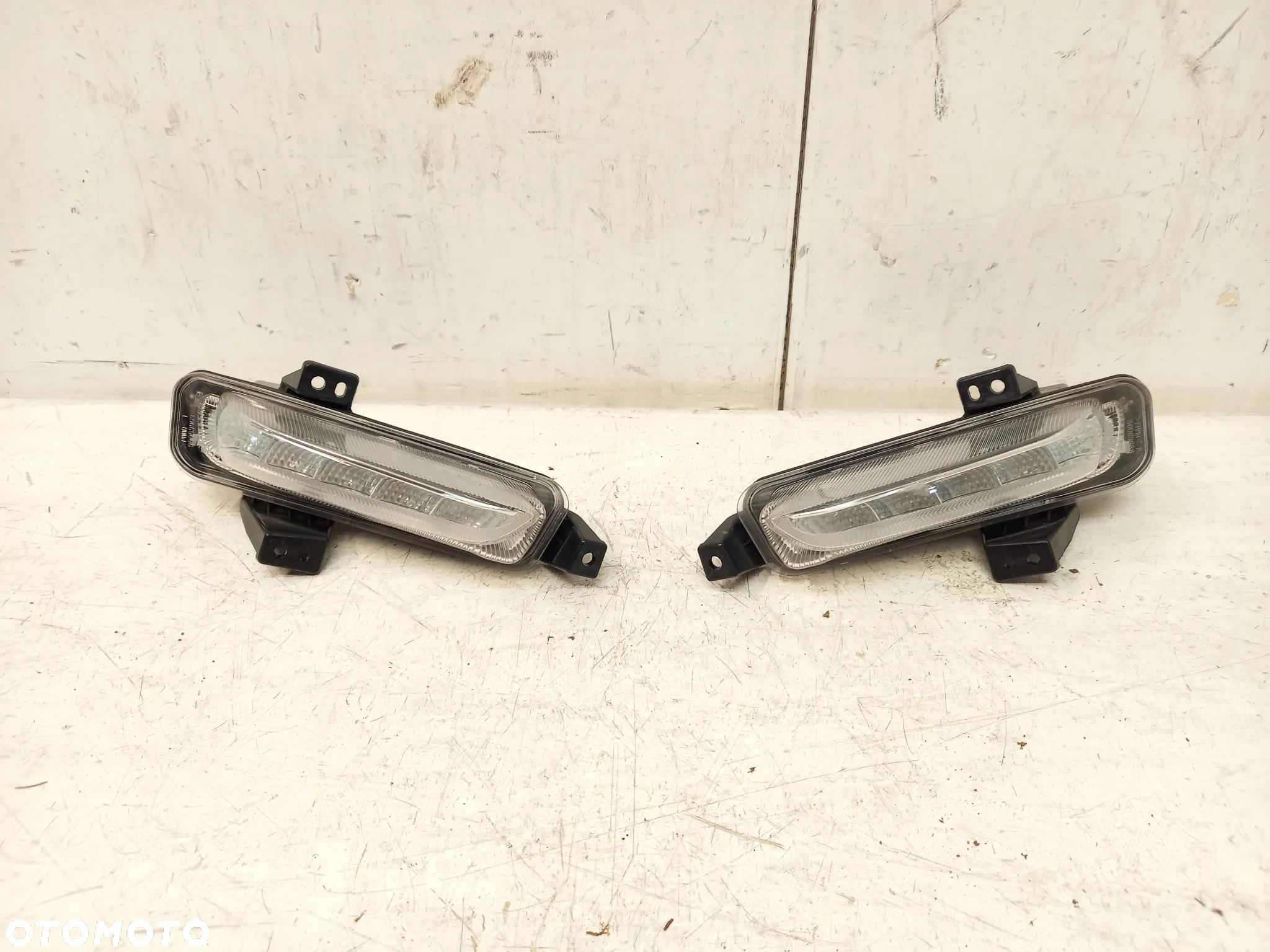 Suzuki Swift V MK8 halogen halogeny led DRL lewy LH - 1