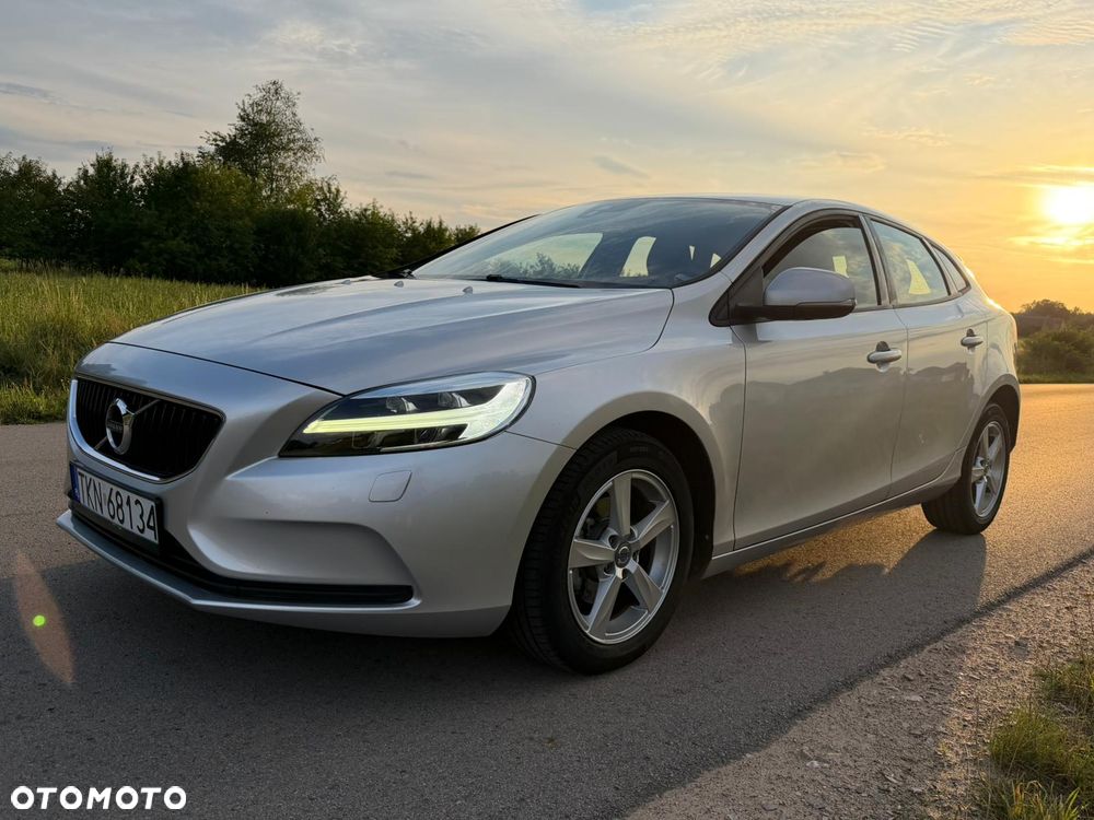 Volvo V40 D2 Drive-E Momentum - 24