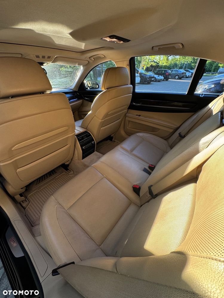 BMW Seria 7 730d - 11