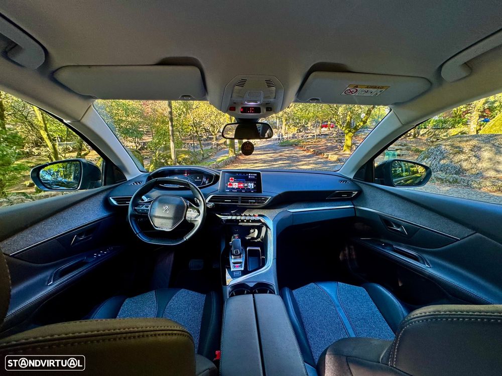 Peugeot 5008 1.2 PureTech Allure EAT8 - 8