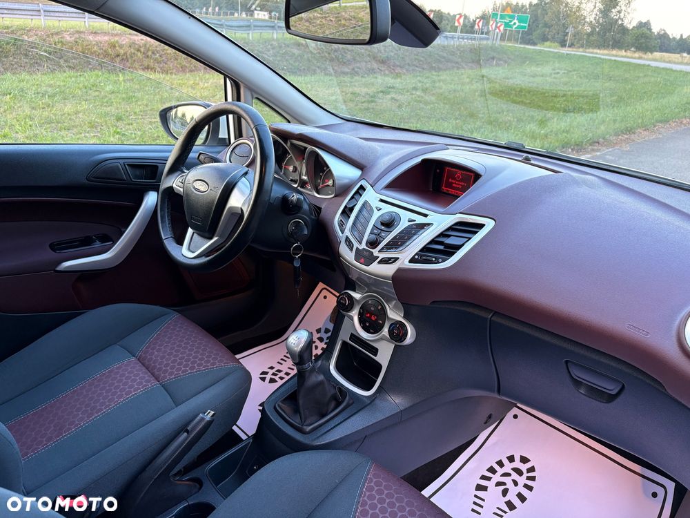 Ford Fiesta 1.4 Titanium - 30