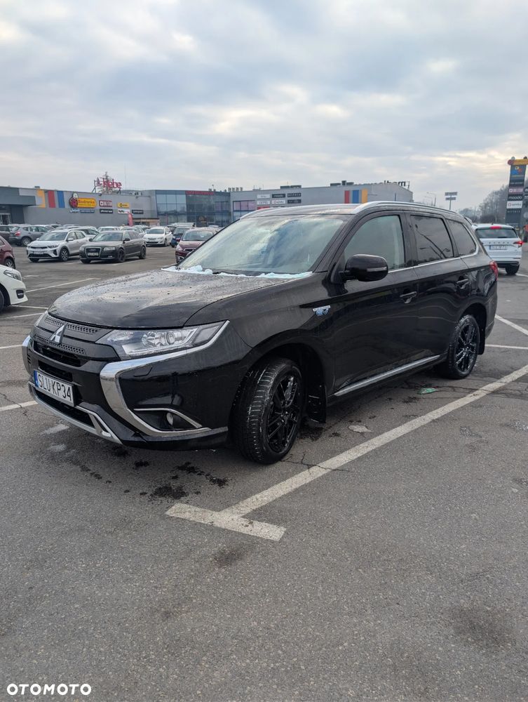 Mitsubishi Outlander - 1