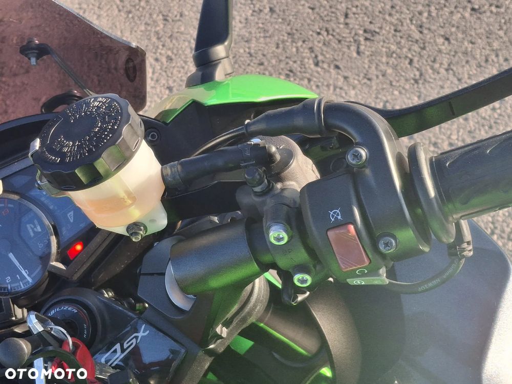 Kawasaki Ninja 1000 SX - 13