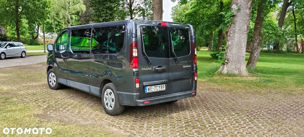 Renault Trafic 2.0 dCi - 9