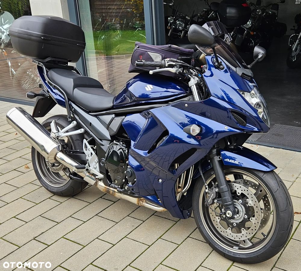 Suzuki GSX - 12