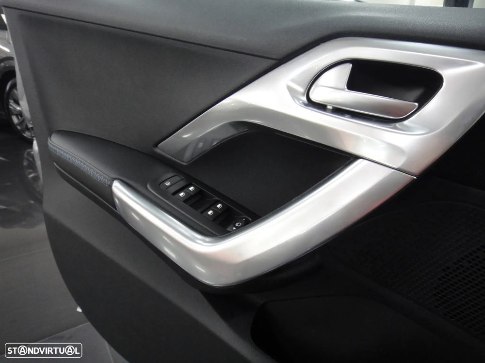 Peugeot 2008 PureTech 110 GPF Stop&Start EAT6 Crossway - 34