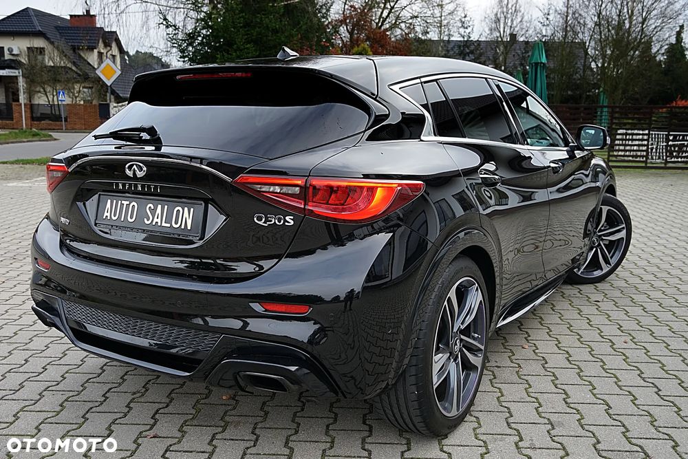 Infiniti Q30 2.0t DCT AWD Sport - 14