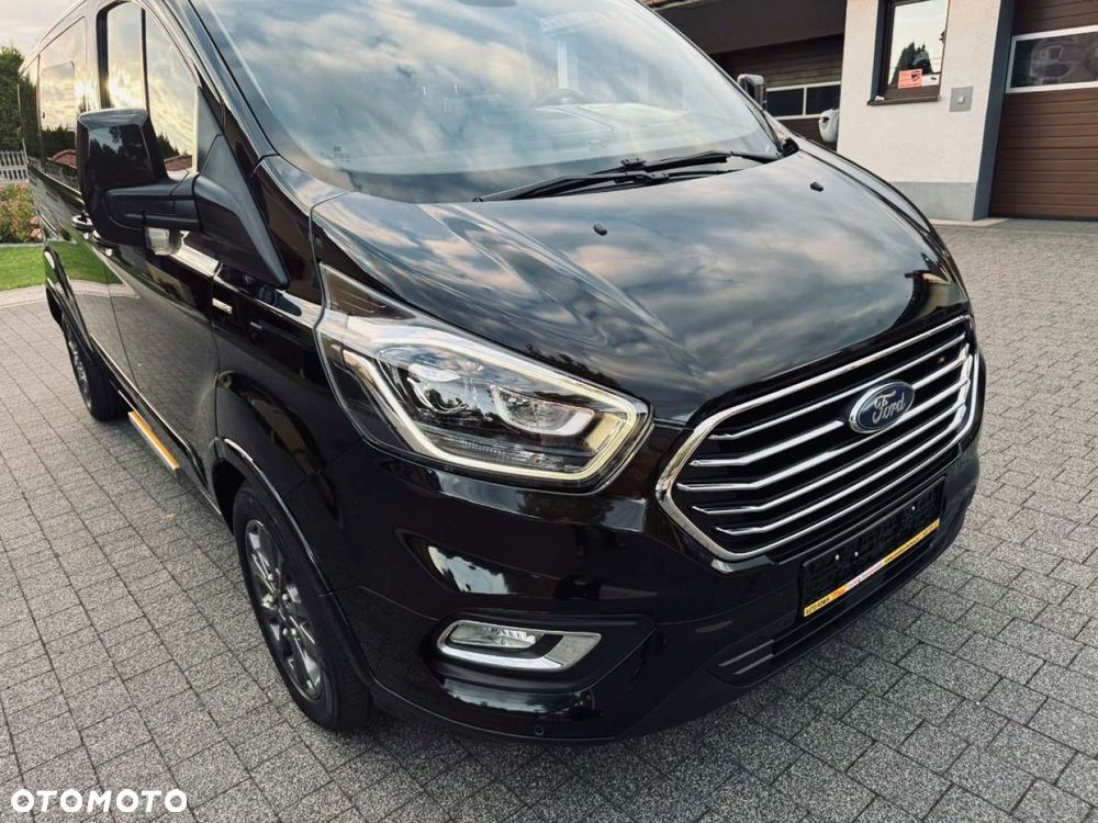 Ford Tourneo Custom - 22
