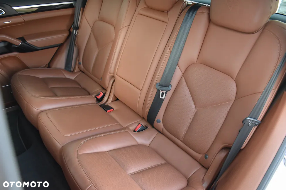 Porsche Cayenne Diesel Platinum Edition - 37