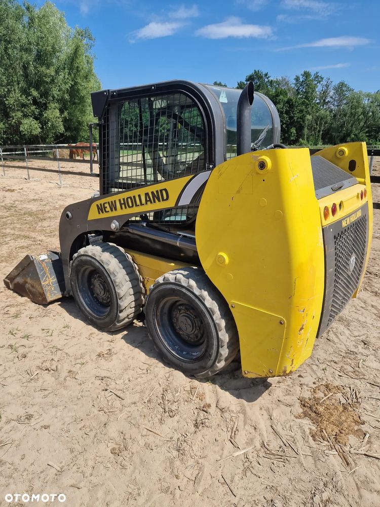 New Holland L216 - 4