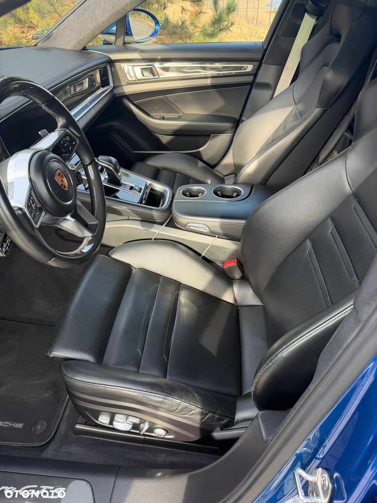 Porsche Panamera - 8