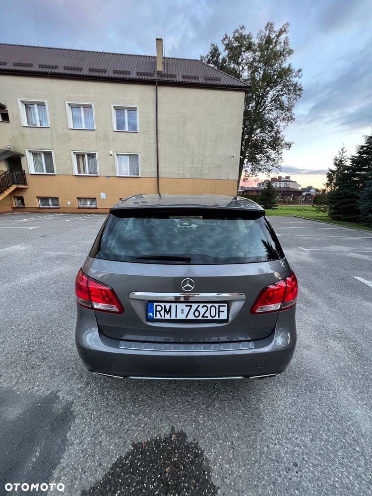 Mercedes-Benz Klasa B 180 7G-DCT Urban - 8