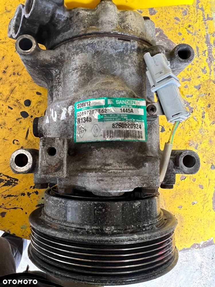 Kompresor klimatyzacji Nissan Renault 8200220924 - 2