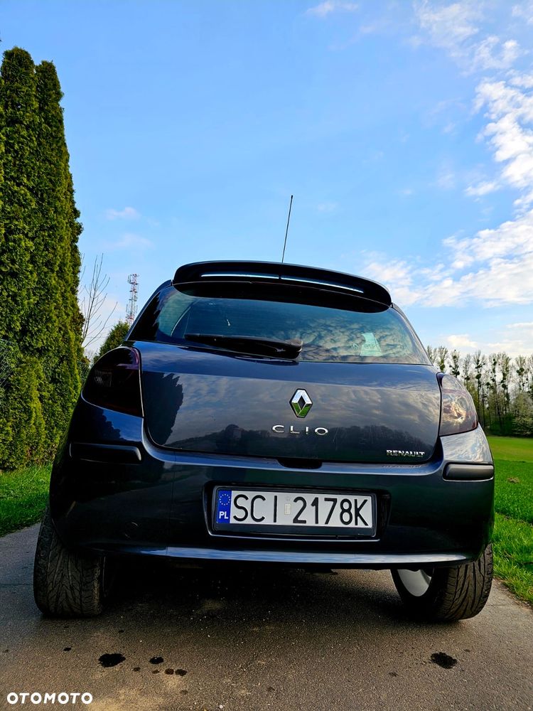 Renault Clio - 7
