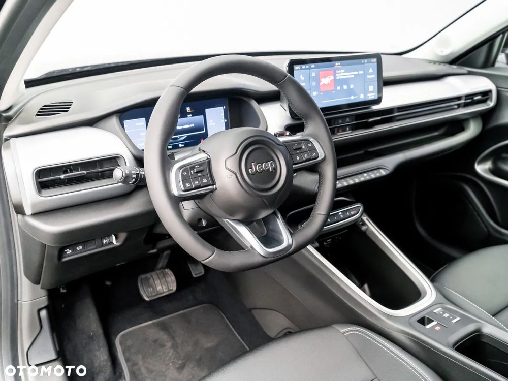 Jeep Avenger 1.2 T3 mHEV Altitude FWD eDCT6 - 17