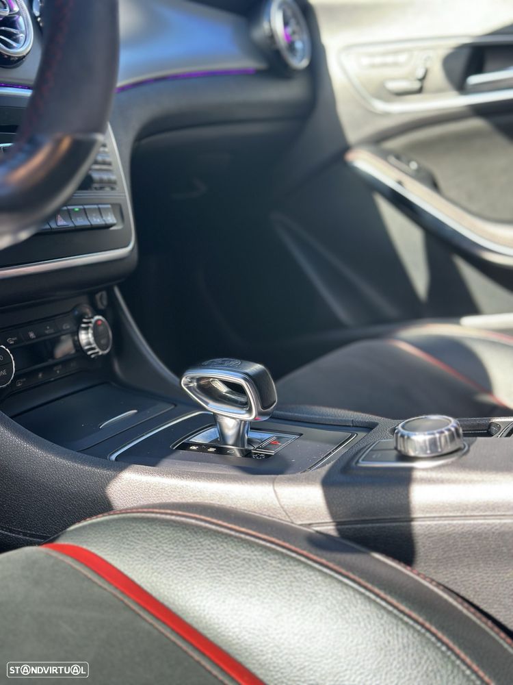 Mercedes-Benz CLA 45 AMG 4Matic 7G-DCT - 23